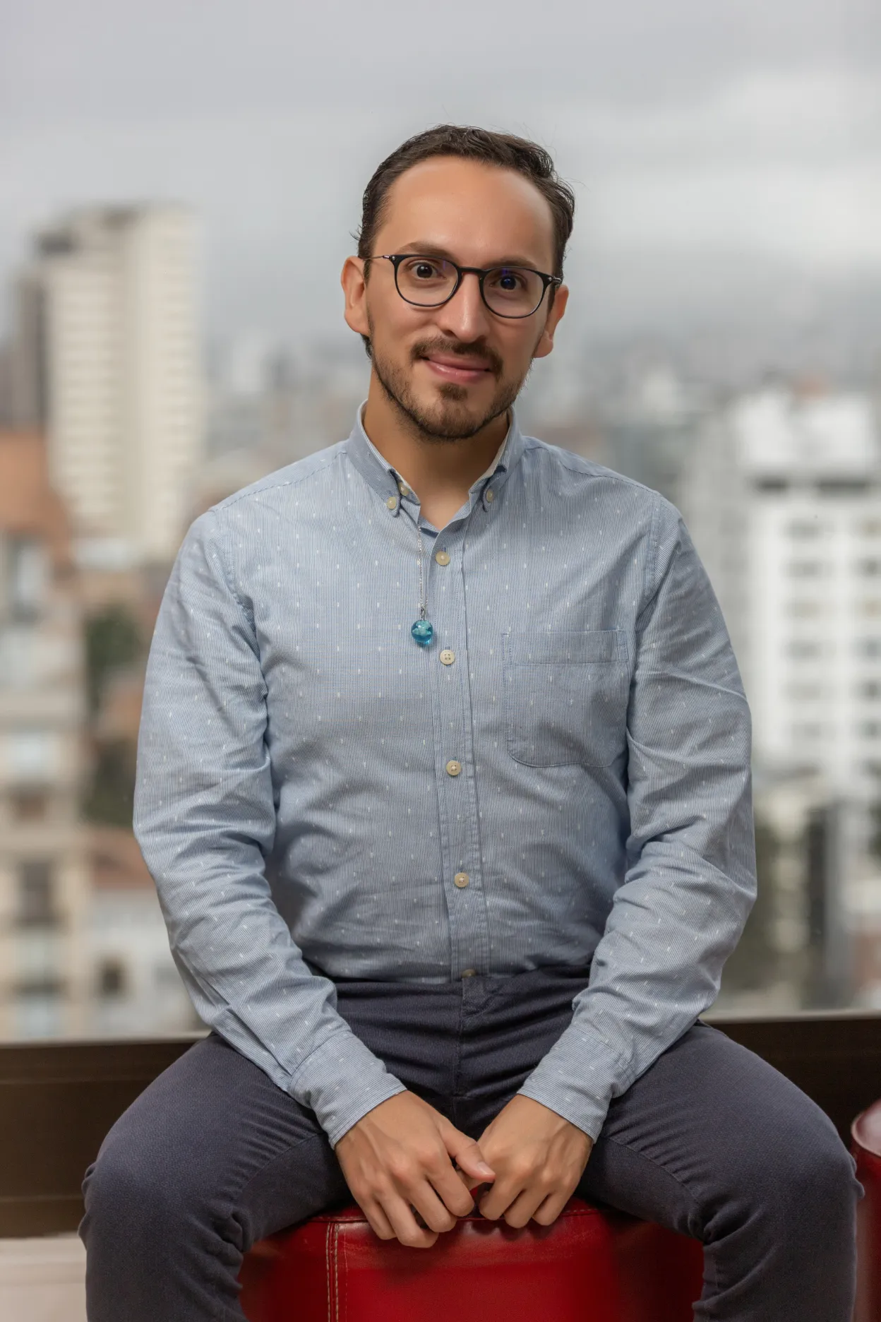 Acciones y Valores – directivos durante el acto – fotografía corporativa en Colombia