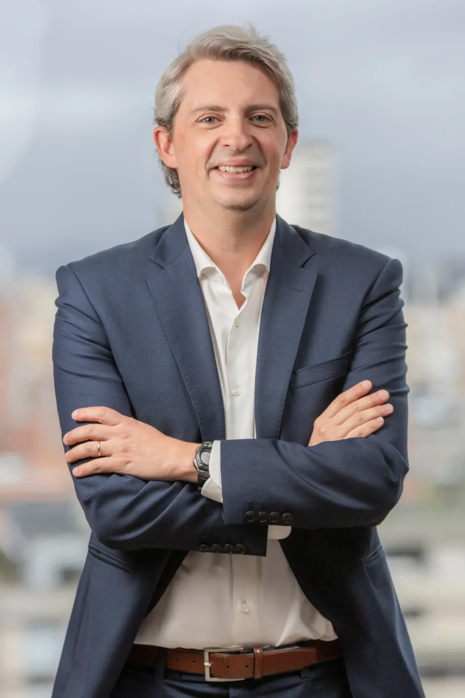 Acciones y Valores – firma de acuerdo – fotografía corporativa en Colombia