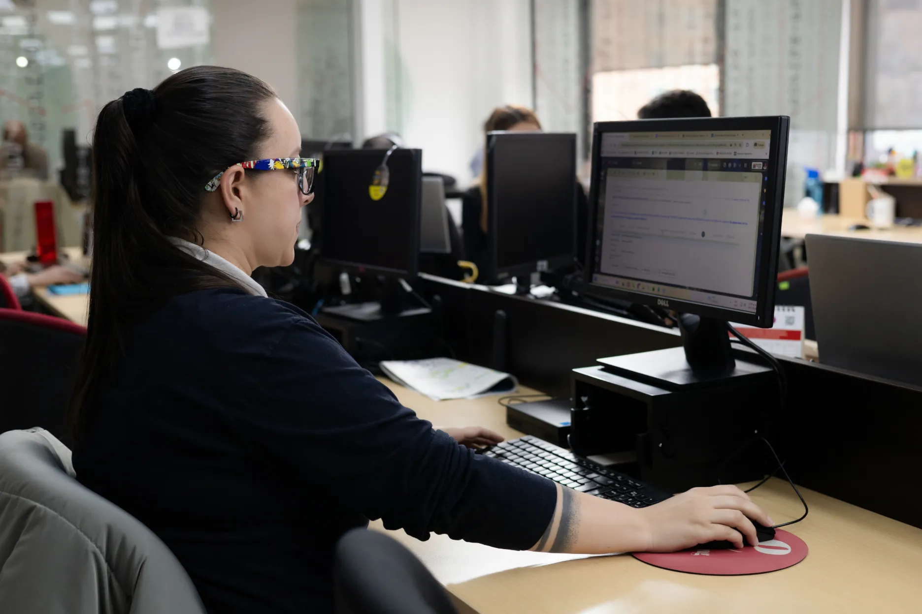 Acciones y Valores – detalle del espacio corporativo – fotografía corporativa en Colombia