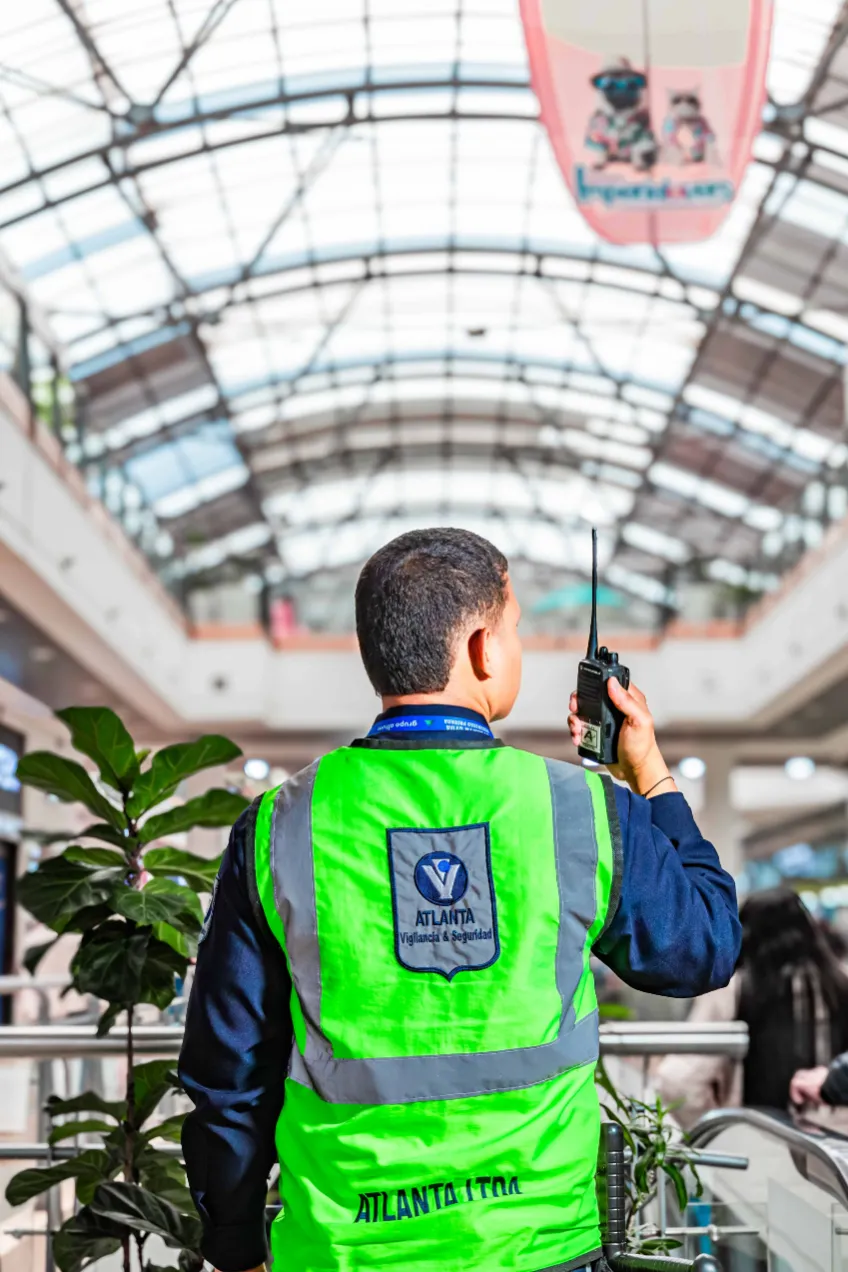 Atlanta seguridad – asistentes en el salón – fotografía corporativa en Bogotá