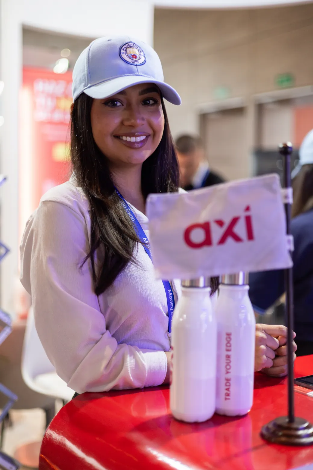 Axi Money Expo – visitantes en el pabellón – fotografía corporativa en Bogotá
