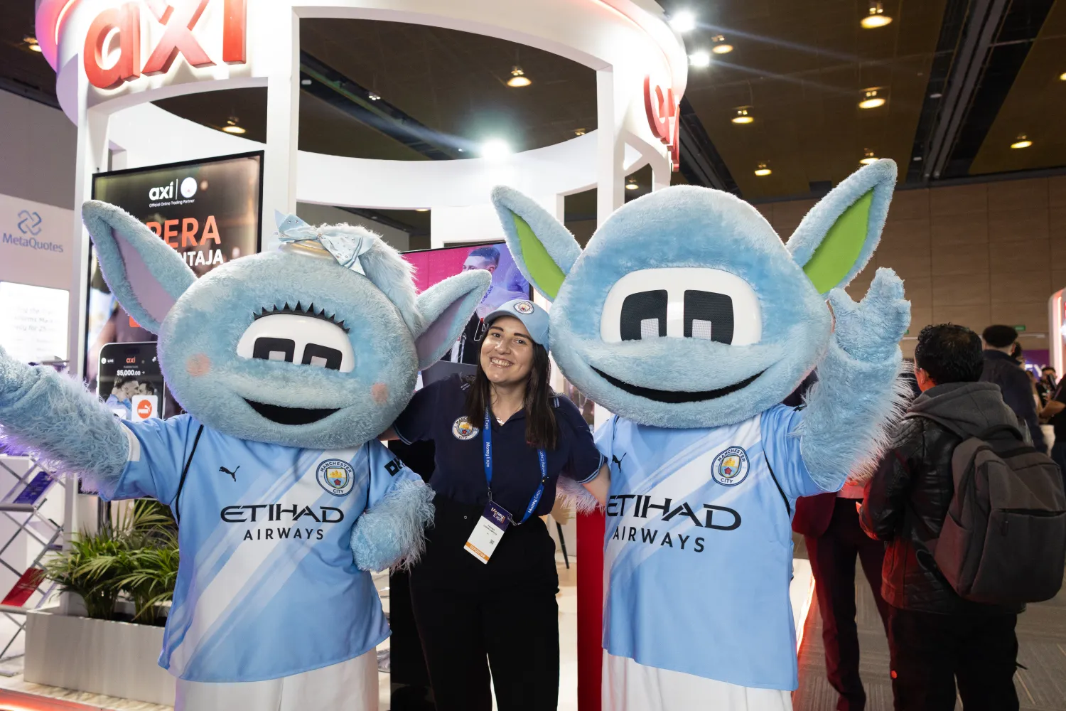 Axi Money Expo – cierre de negocio en el evento – fotografía corporativa en Bogotá
