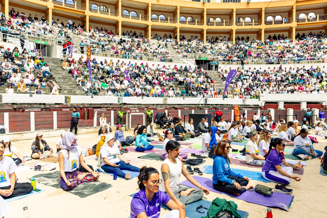 fotografía corporativa Día Mundial del Yoga en Bogotá