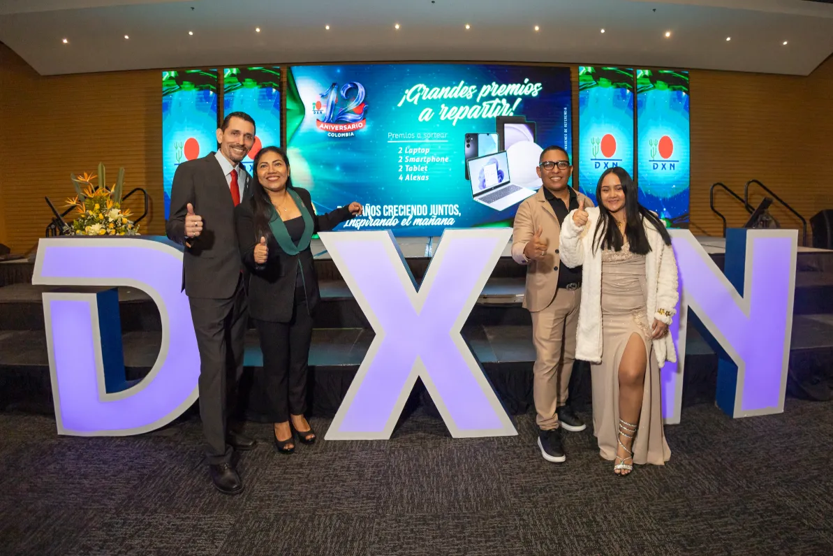 DXN – asistentes en el salón – fotografía corporativa en Bogotá
