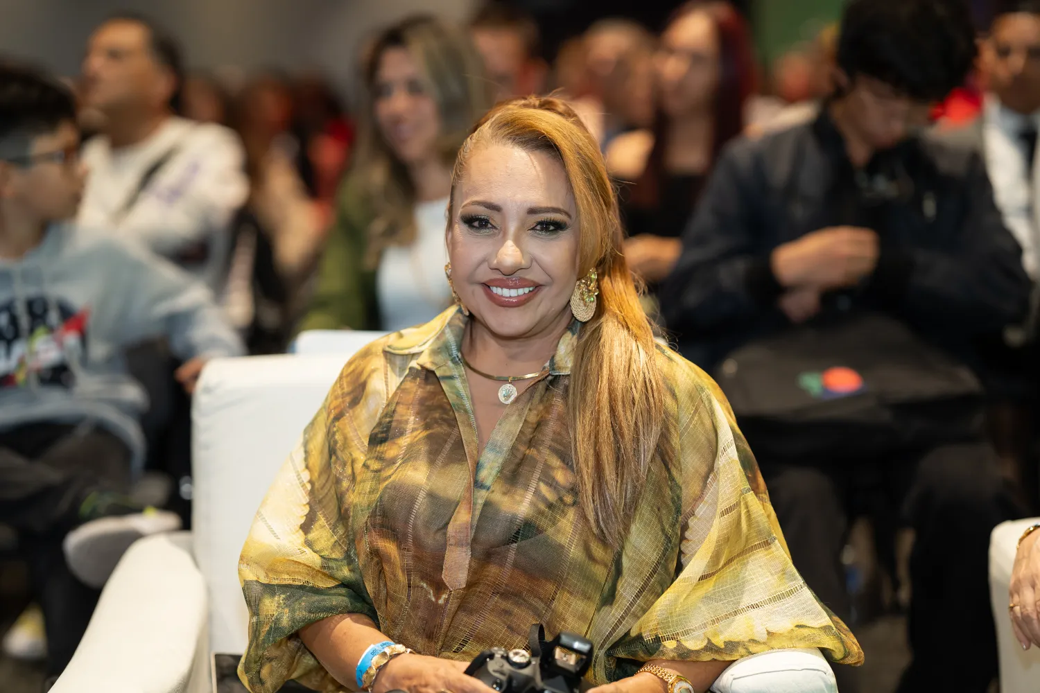 DXN – intervención en el escenario – fotografía corporativa en Bogotá
