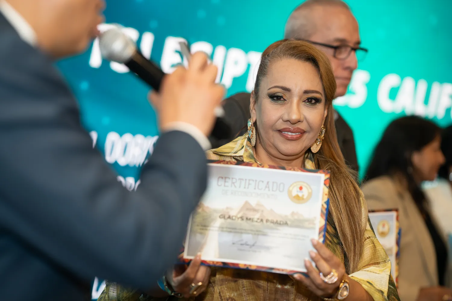 DXN – reconocimiento institucional – fotografía corporativa en Bogotá
