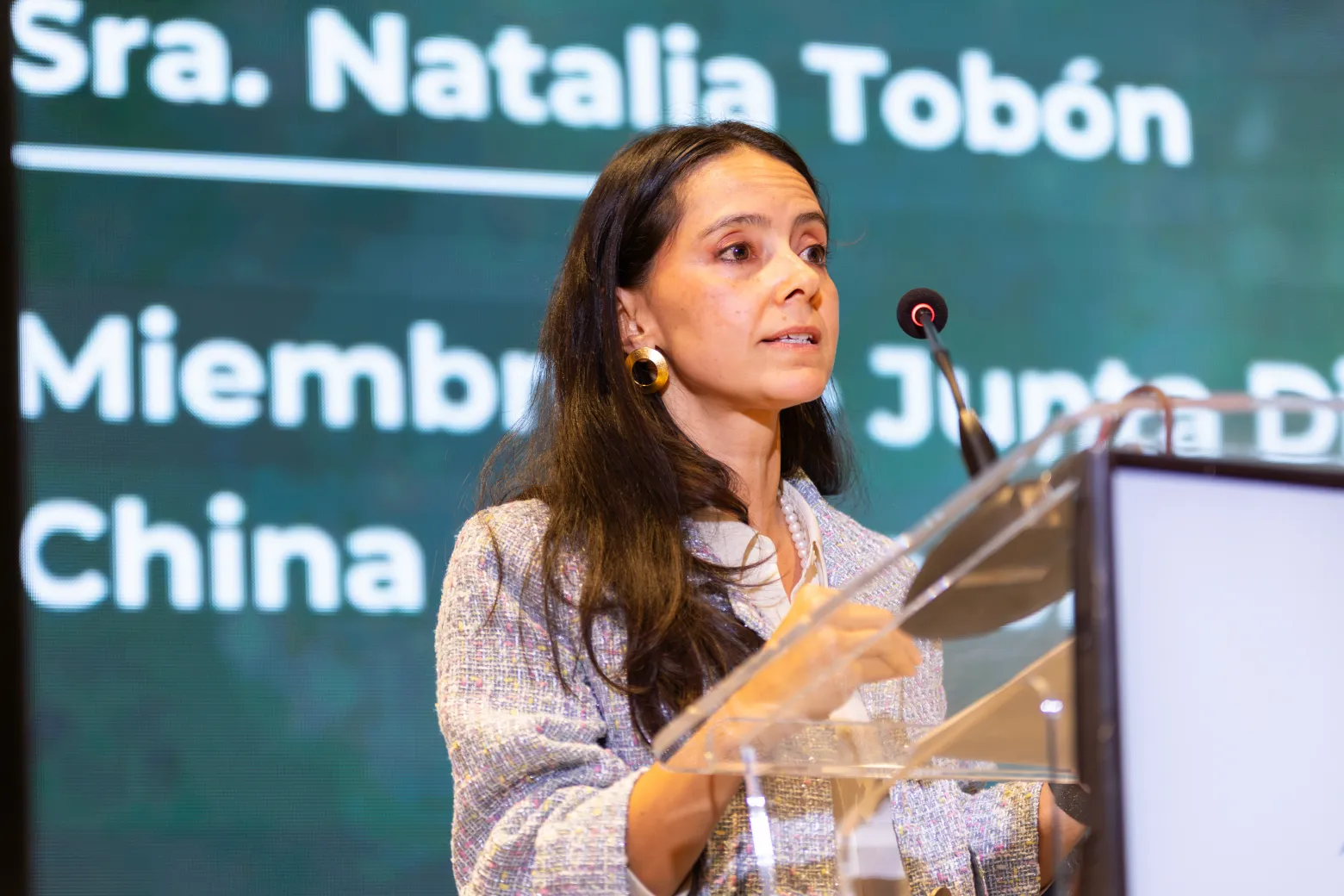 Diálogo ColomboChina – sesión de trabajo institucional – fotografía corporativa en Bogotá