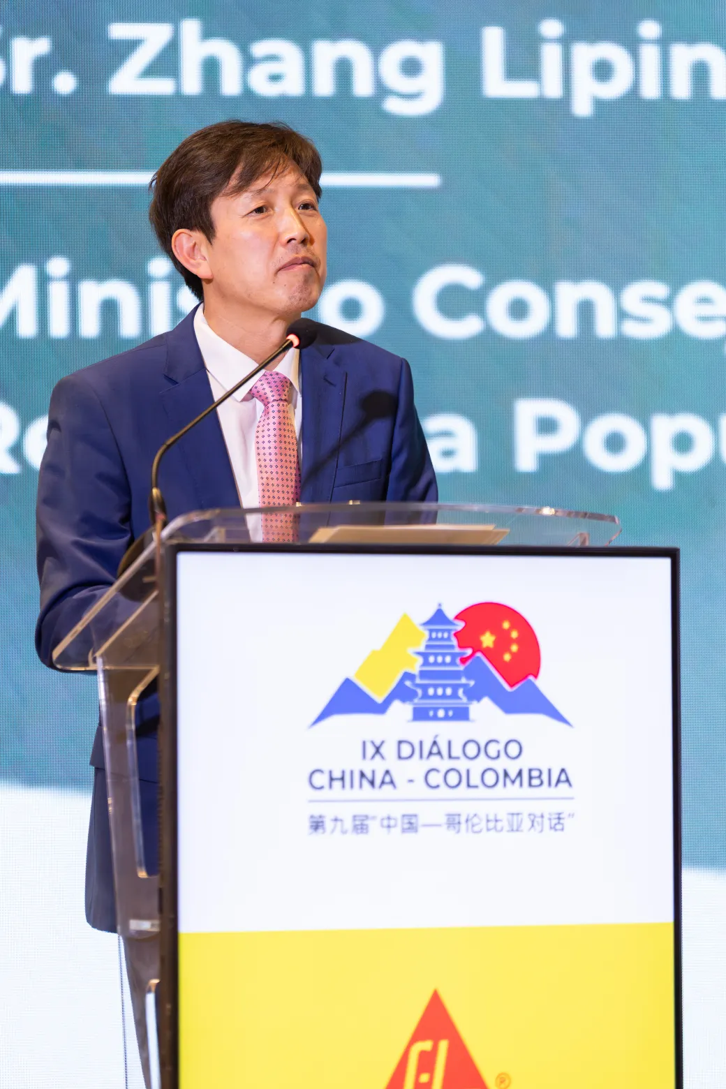 Diálogo ColomboChina – recepción diplomática oficial – fotografía corporativa en Bogotá