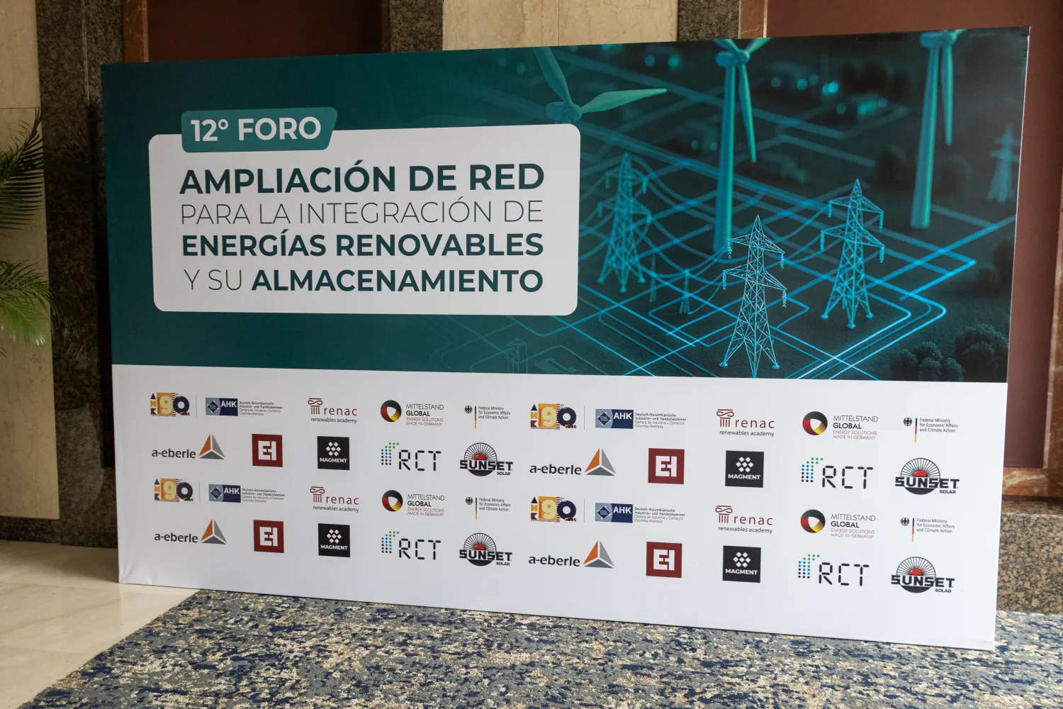 Foro Cámara colombo alemana de industria y comercio – público en el auditorio – fotografía corporativa en Bogotá