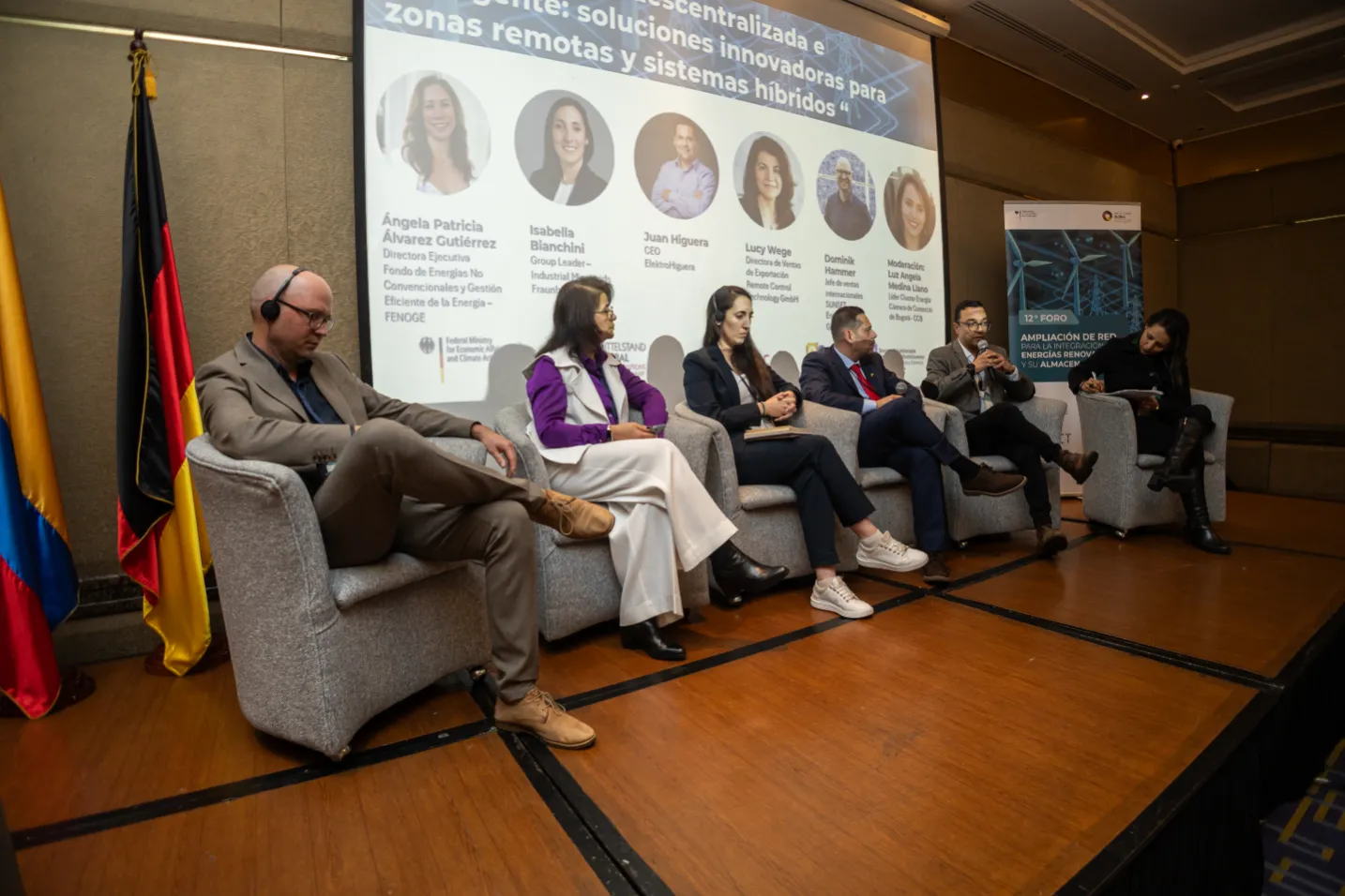 Foro Cámara colombo alemana de industria y comercio – momento protocolar del congreso – fotografía corporativa en Bogotá