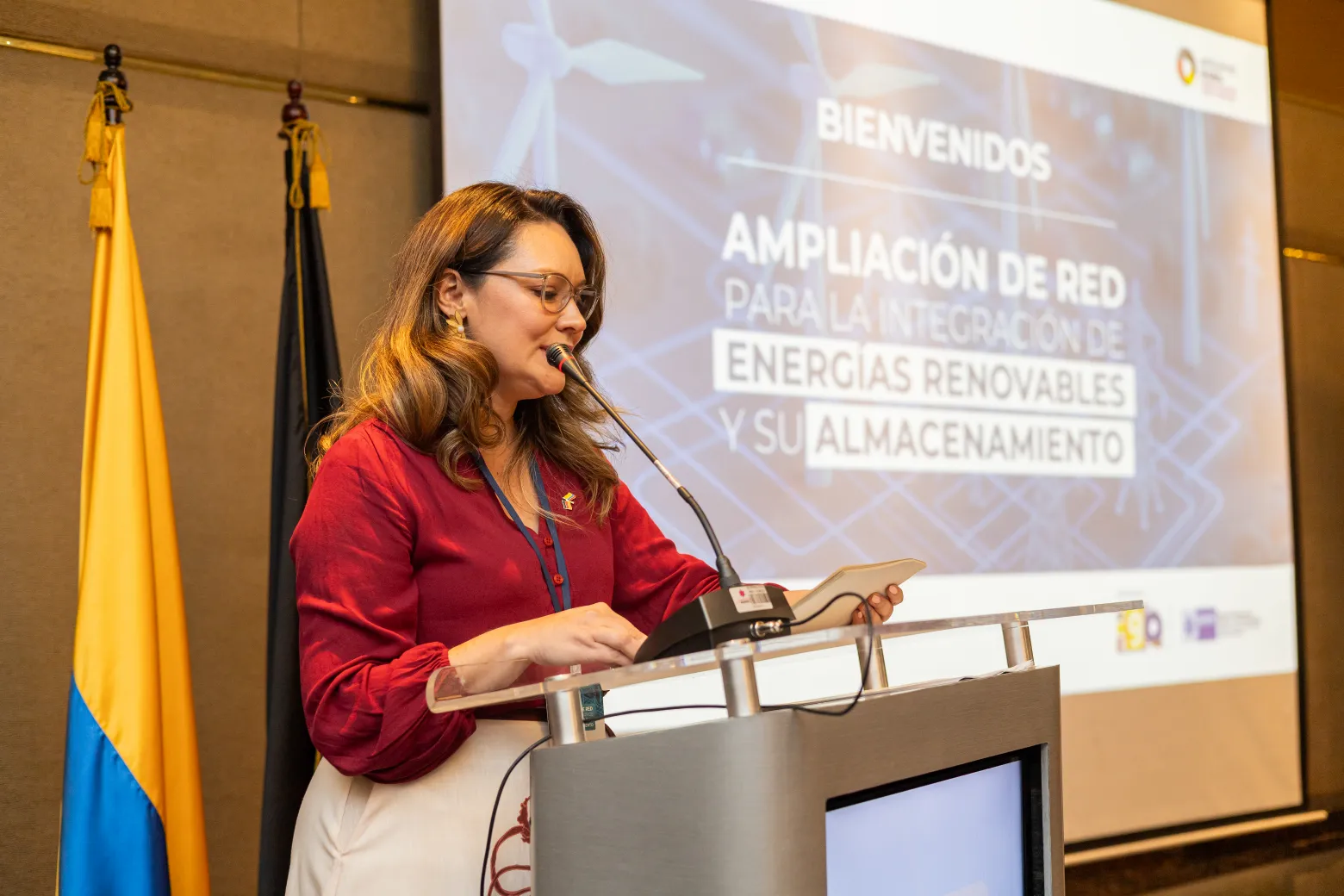 Foro Cámara colombo alemana de industria y comercio – panel de expertos – fotografía corporativa en Bogotá