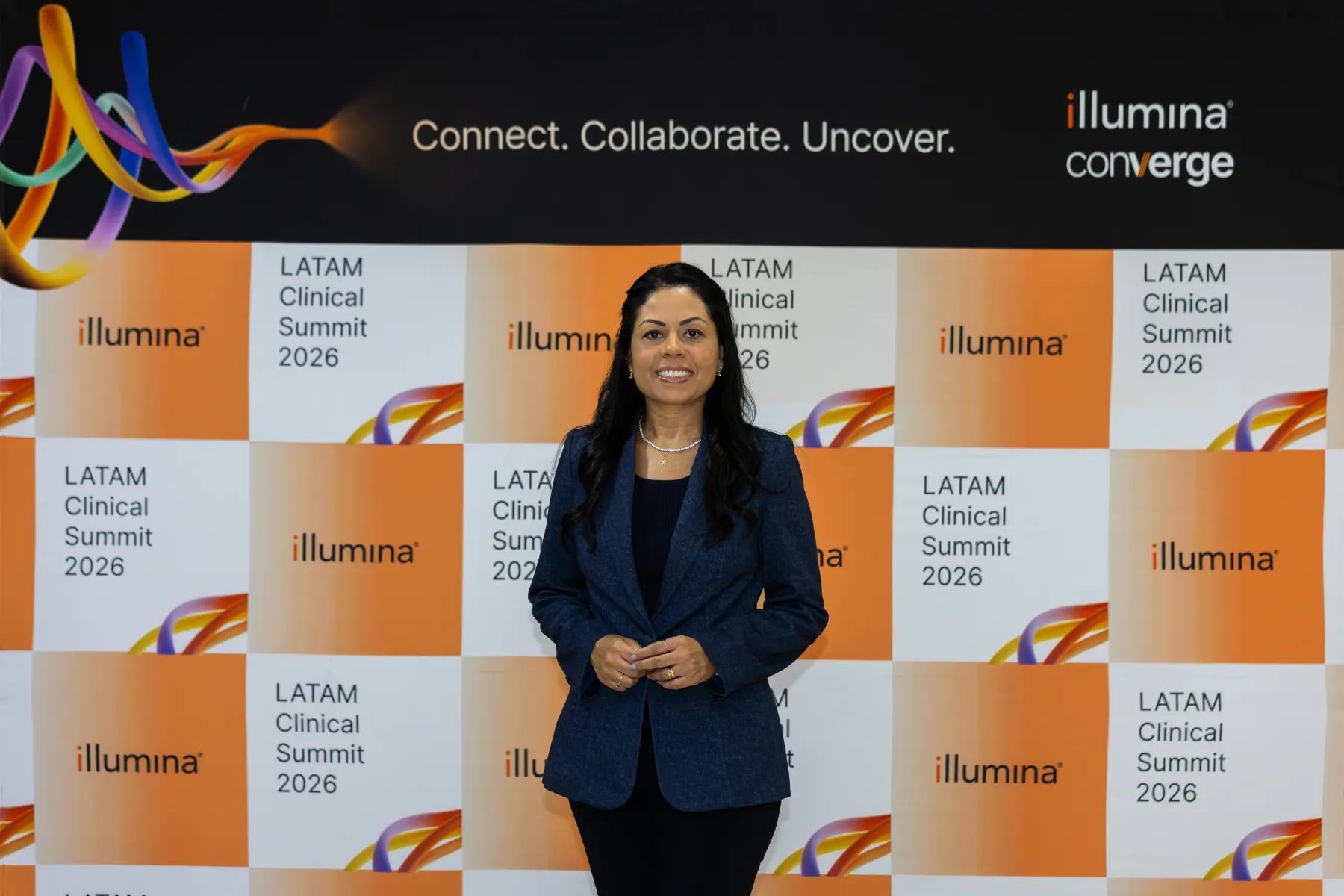 Illumina Latam Summit 2026 – intervención en el escenario – fotografía corporativa en Colombia