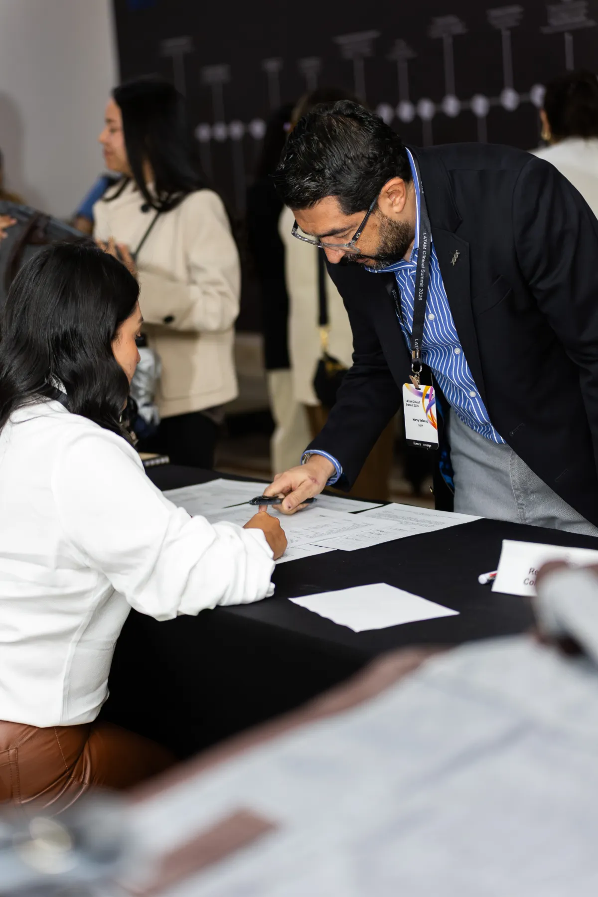 Illumina Latam Summit 2026 – firma de acuerdo – fotografía corporativa en Colombia