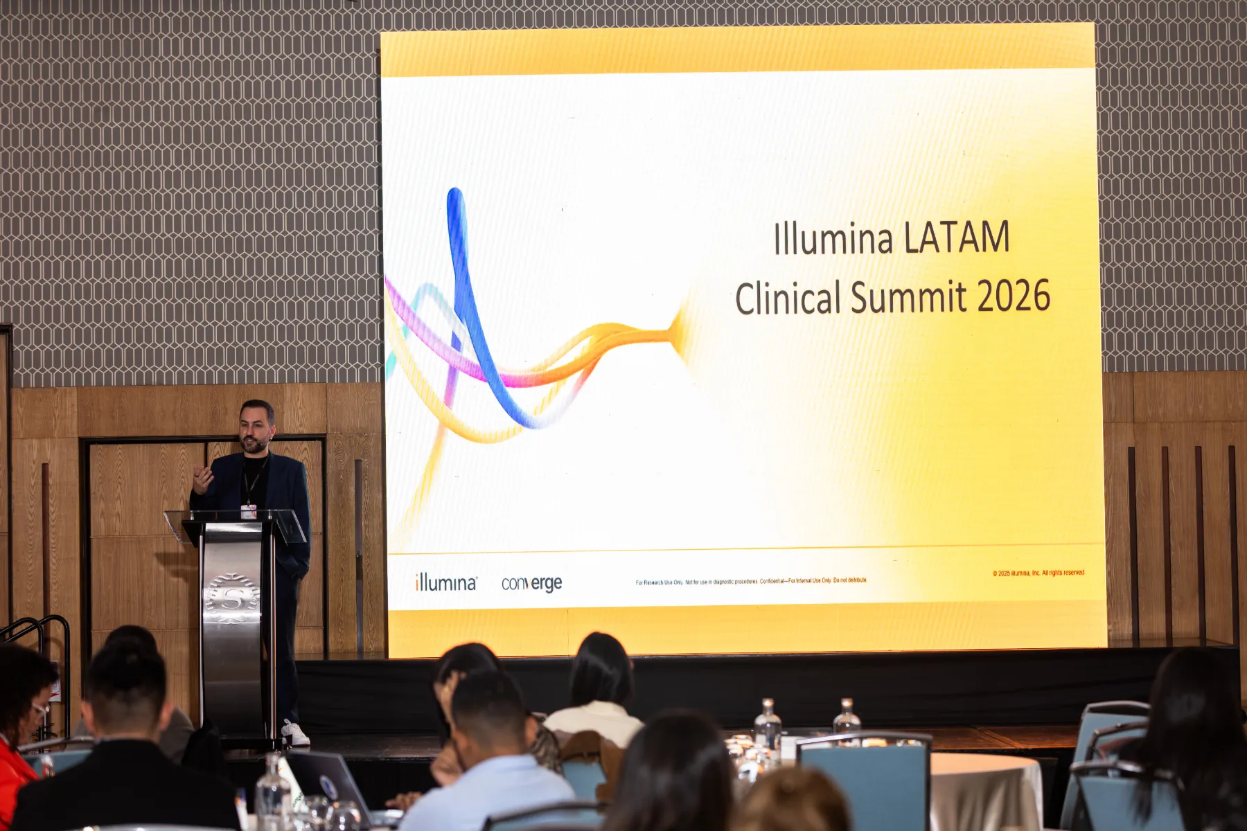 Illumina Latam Summit 2026 – detalle del espacio corporativo – fotografía corporativa en Colombia