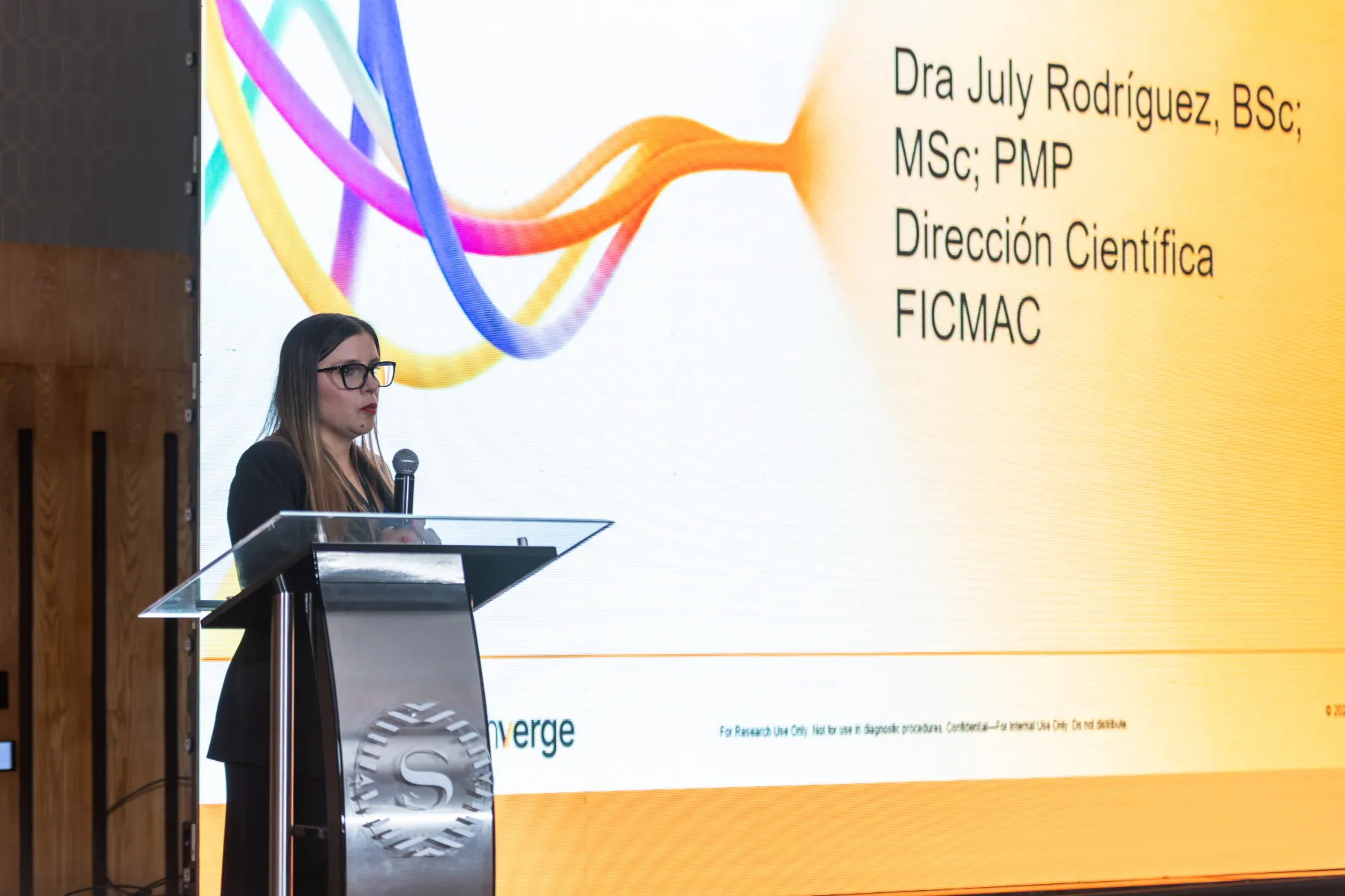 Illumina Latam Summit 2026 – asistentes en el salón – fotografía corporativa en Colombia