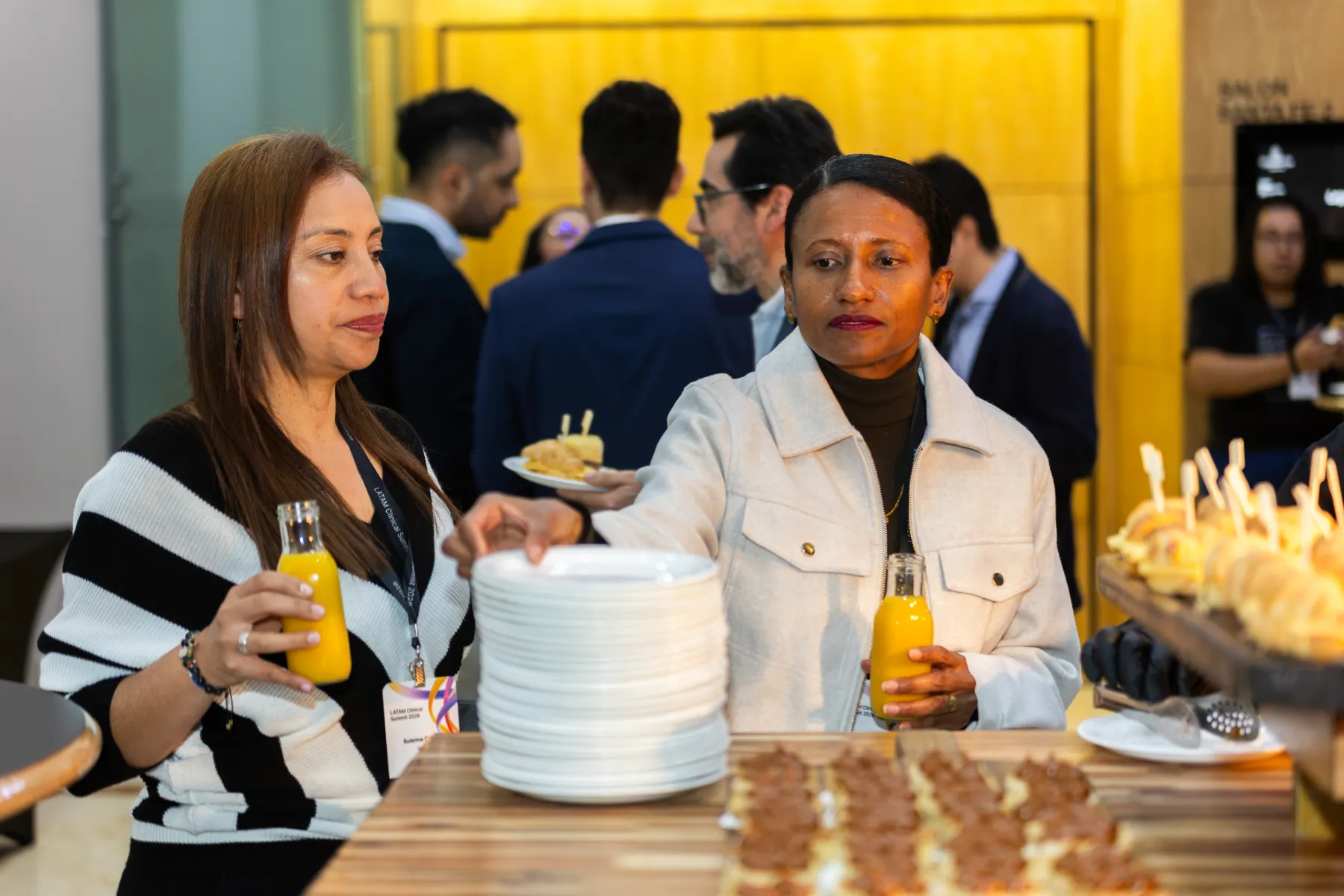 Illumina Latam Summit 2026 – directivos durante el acto – fotografía corporativa en Colombia