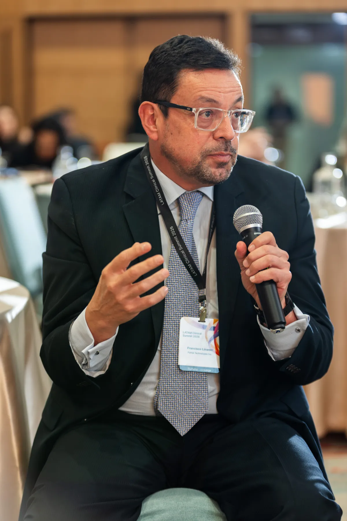 Illumina Latam Summit 2026 – directivos durante el acto – fotografía corporativa en Colombia