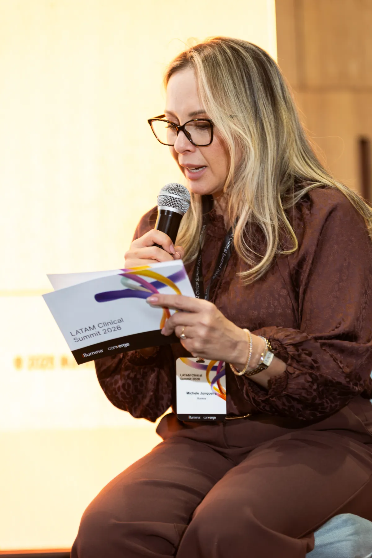 Illumina Latam Summit 2026 – intervención en el escenario – fotografía corporativa en Colombia