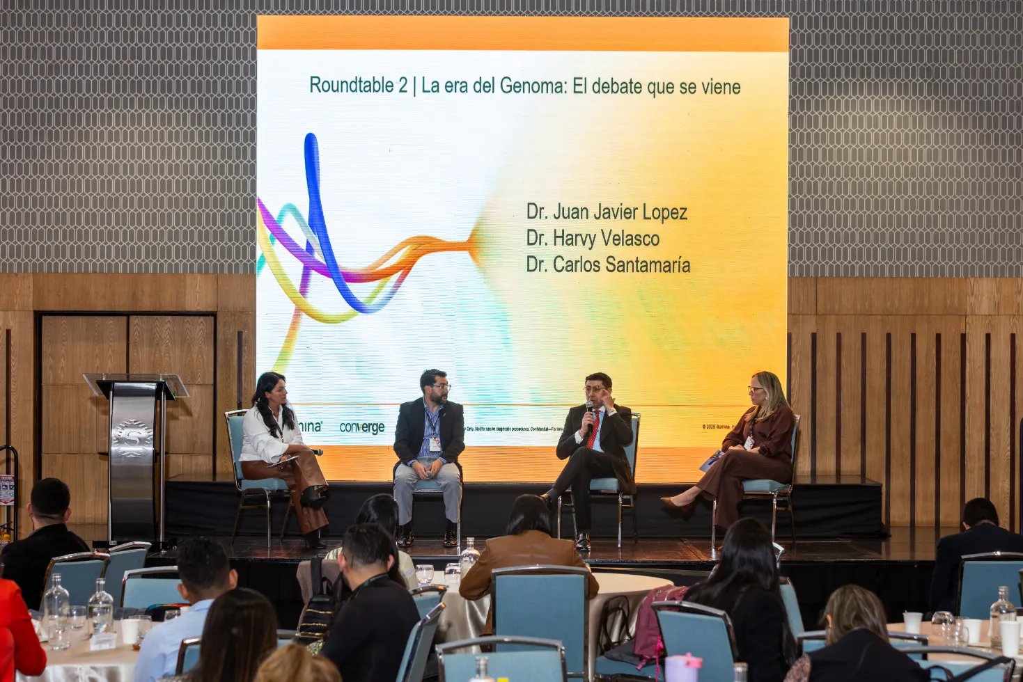 Illumina Latam Summit 2026 – intervención en el escenario – fotografía corporativa en Colombia
