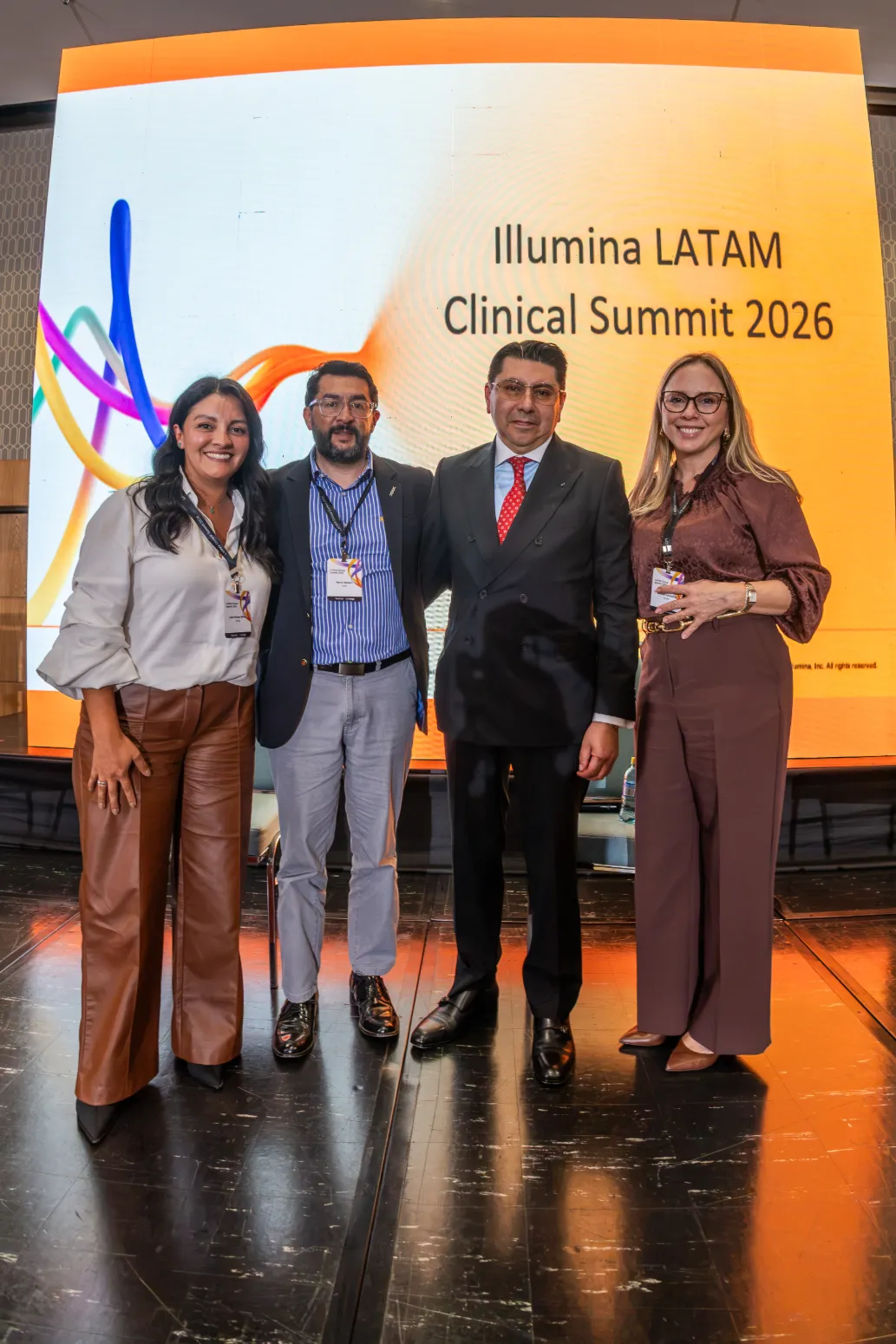 Illumina Latam Summit 2026 – intervención en el escenario – fotografía corporativa en Colombia