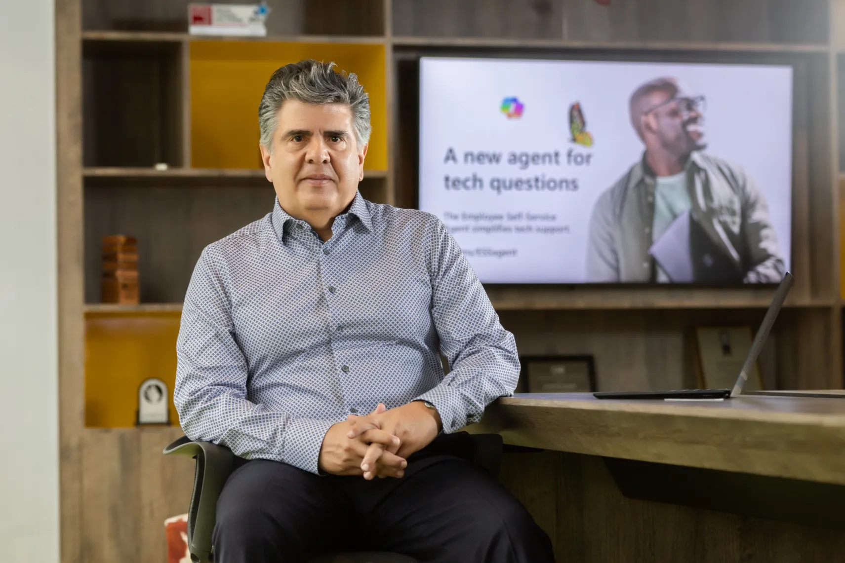 Sesión Microsoft – firma de acuerdo – fotografía corporativa en Colombia