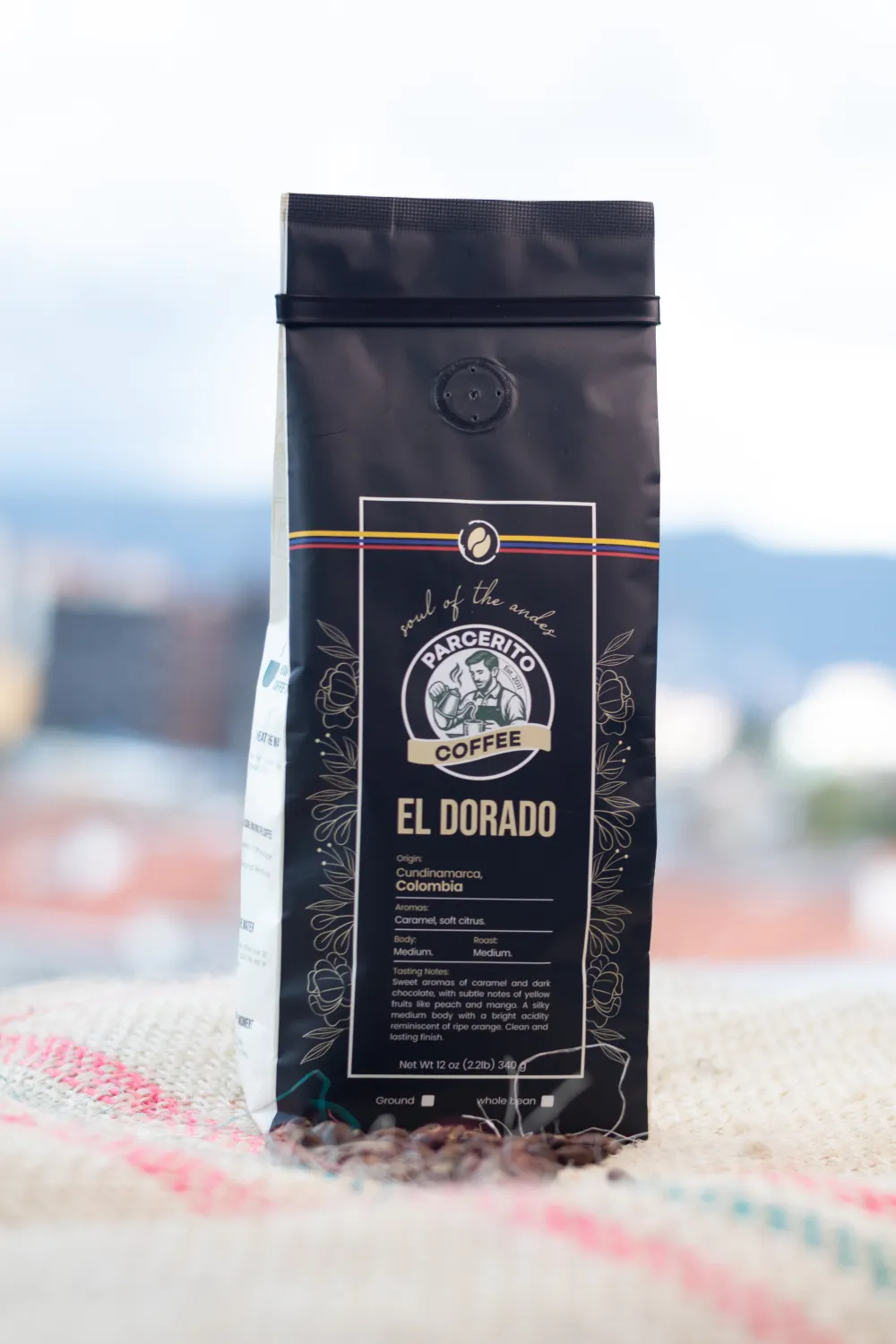 Parcerito Coffee – retrato ejecutivo en oficina – fotografía corporativa en Bogotá