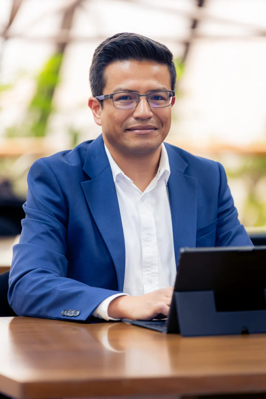 fotografía corporativa Rodrigo en Bogotá