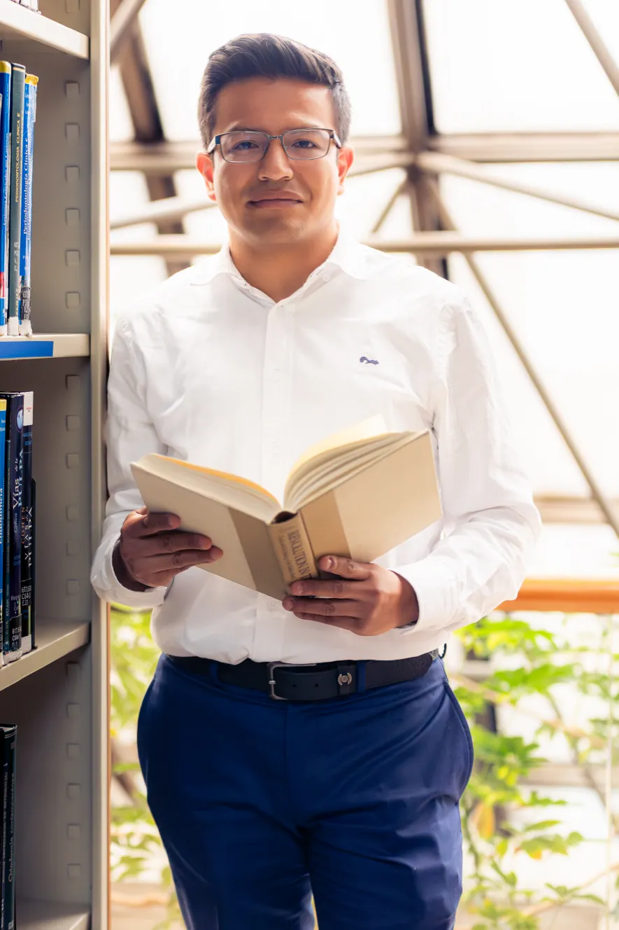 Rodrigo – imagen corporativa para LinkedIn – fotografía corporativa en Bogotá