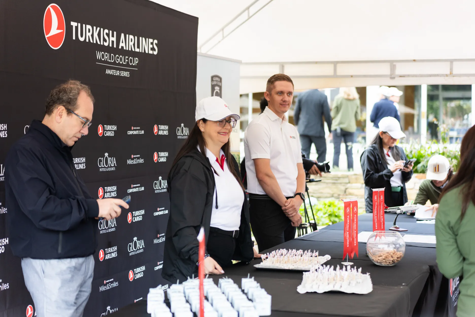 Torneo Turkish Airlines – firma de acuerdo – fotografía corporativa en Colombia
