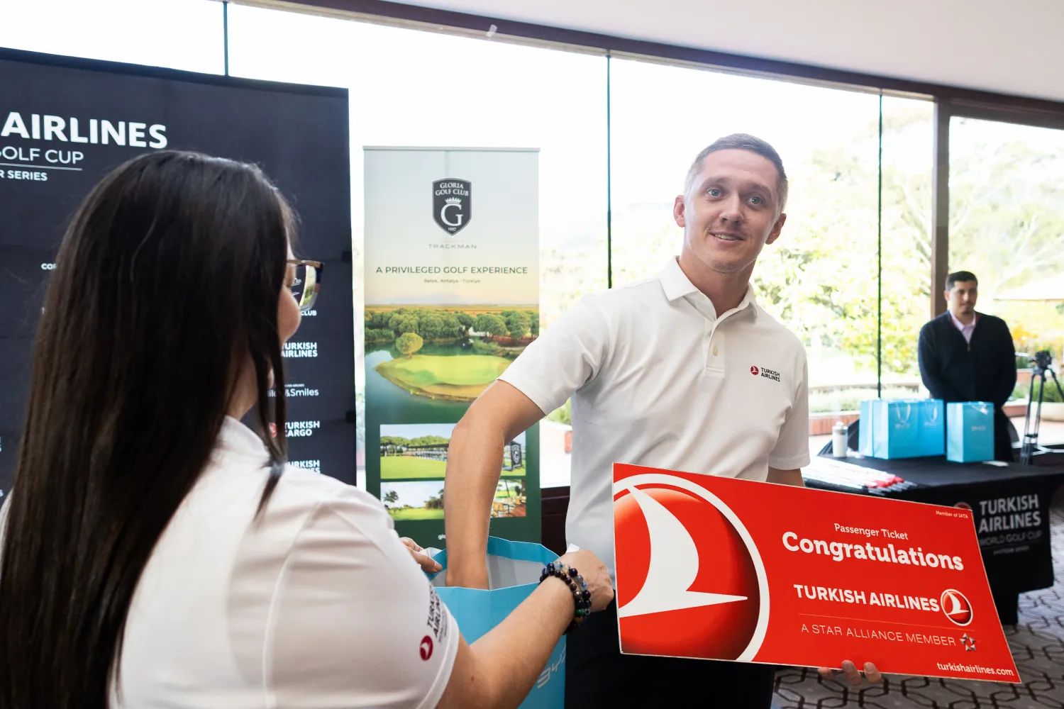 Turkish Airlines Golf – asistentes en el salón – fotografía corporativa en Bogotá