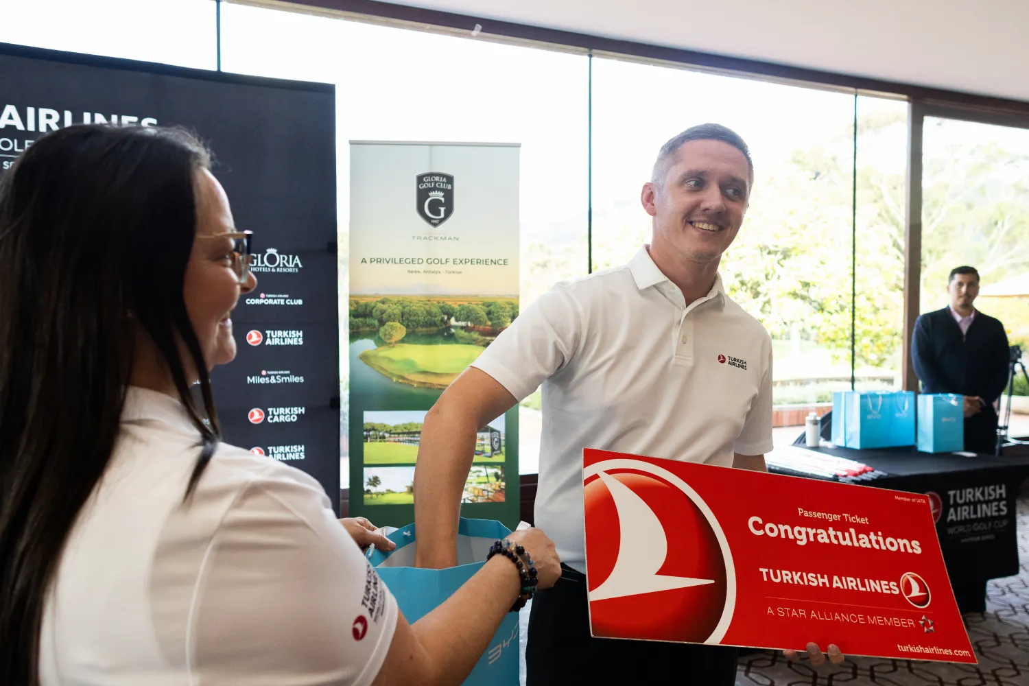 Turkish Airlines Golf – detalle del espacio corporativo – fotografía corporativa en Bogotá